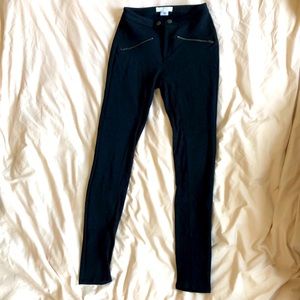 Black jeggings/ pants with zipper detail